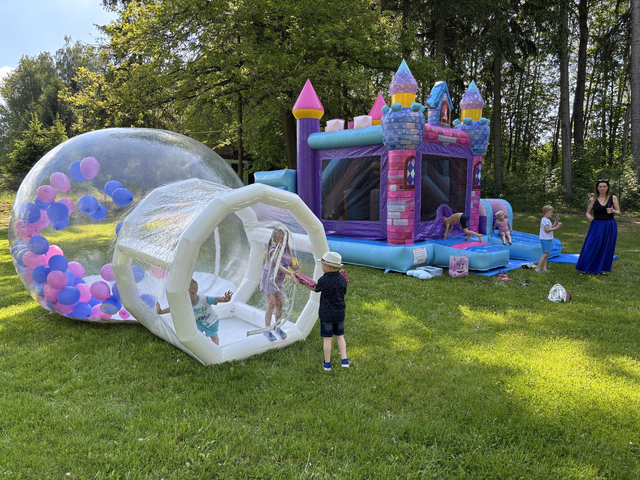 Nafukovací atrakce BubbleYou na dětské akci — fotka 1